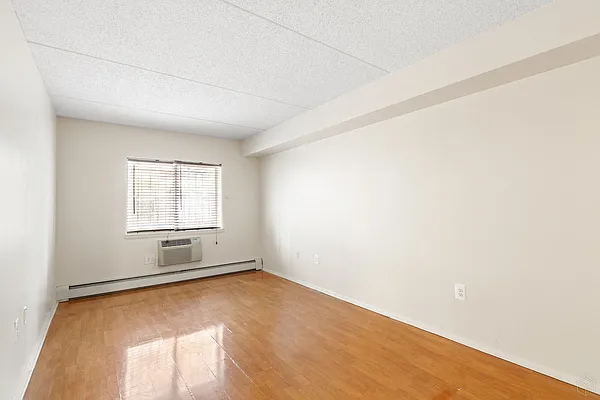 Rented by Halstead Real Estate | media 15