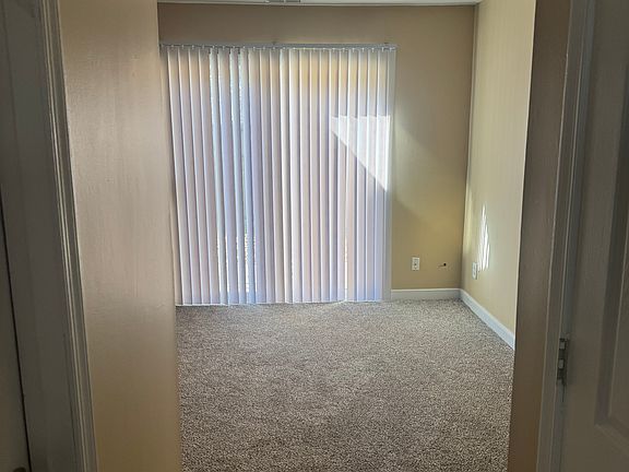 5th image of 152 Jenness Ln APT B