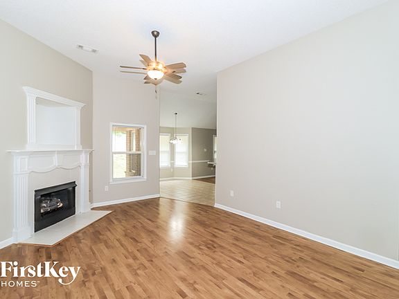 4th image of 1660 Torrington Dr