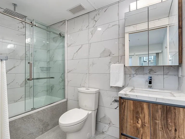 1170 Barclay St #4 — Photo 11