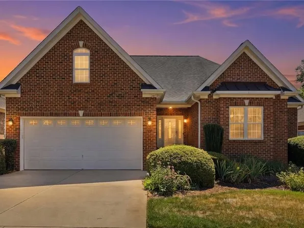 109 Peppertree Dr, Mebane, NC 27302