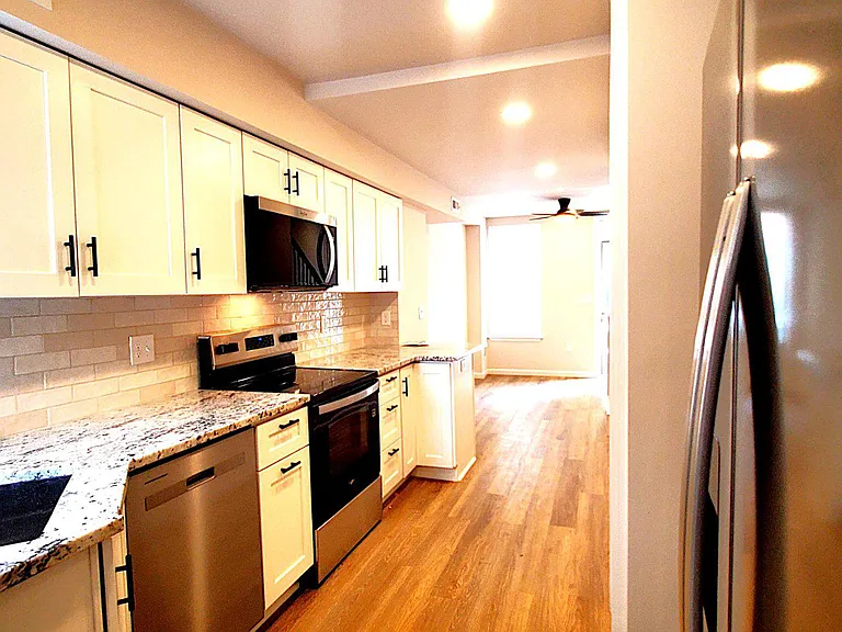 Eastern Ave — Photo 12