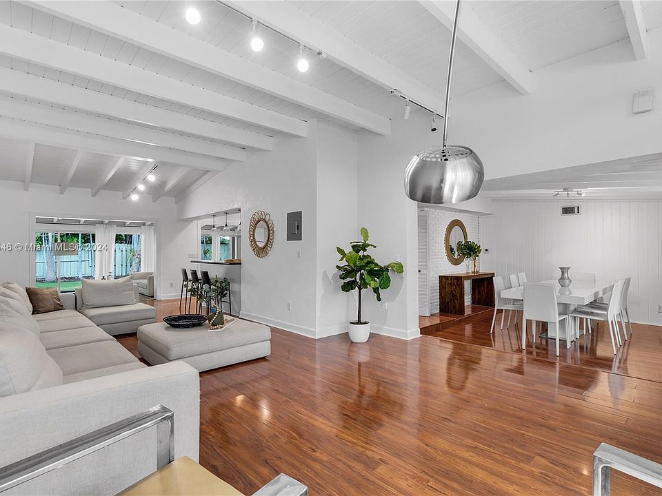 1st image of 360 Harbor Ct