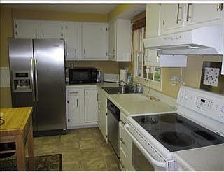4th image of 221 Wessex Hills Dr