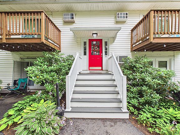 5th image of 20 Fairbanks Street #3