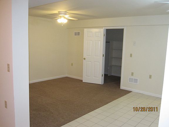 Sleeping Area to Walk-in Closet