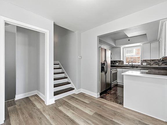 5th image of 139 W 83rd St