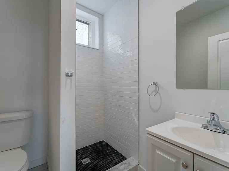 522 Elm St — Photo 13