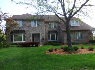 4 Saddle Ct, Burr Ridge, IL 60527