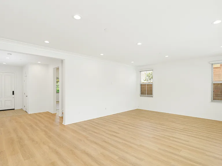 54 Lyndhurst — Photo 8