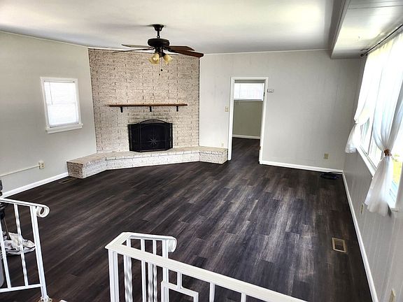 4th image of 1221 E Philadelphia St APT 1