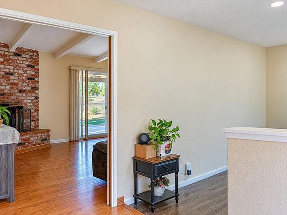 4th image of 15360 Round Tree Rd