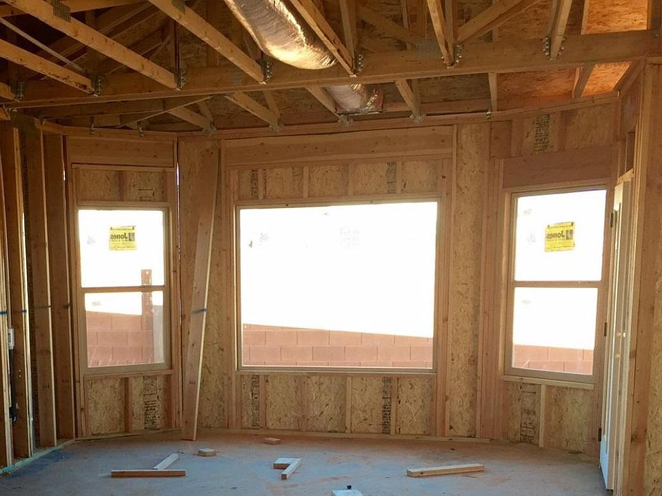 2nd image of 1004 N Ocotillo Dr