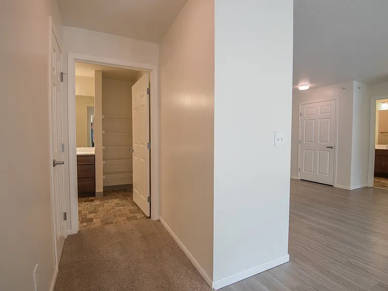 1st Avenue Flats — Photo 24