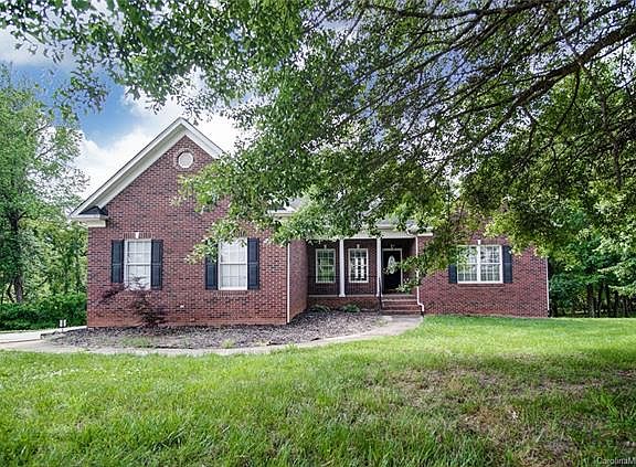 2nd image of 5223 Hickory Knoll Ln