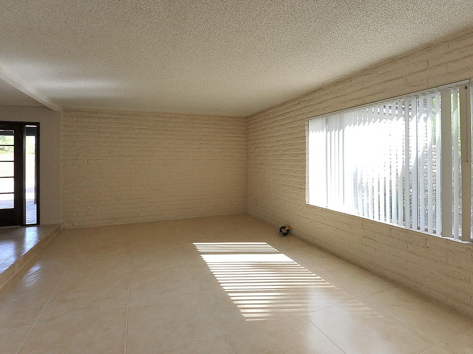 1st image of 3349 N Manor Dr