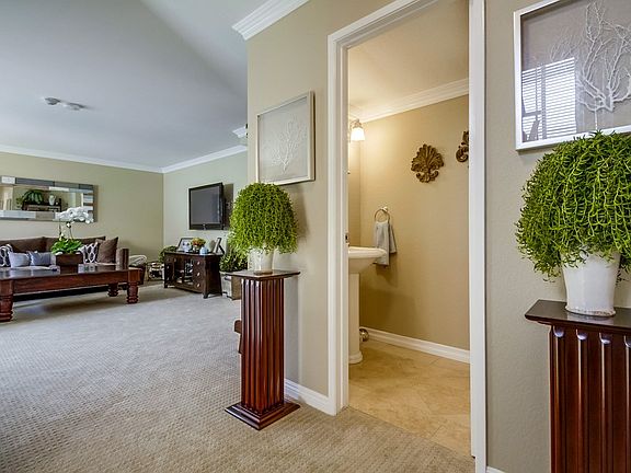 4th image of 2407 Carnegie Ln Unit 6