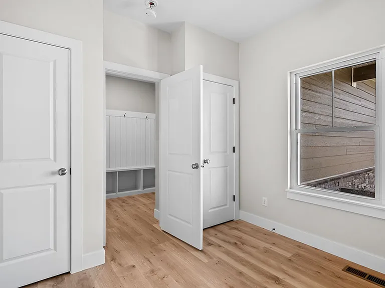 2205 W Mason Pl — Photo 23
