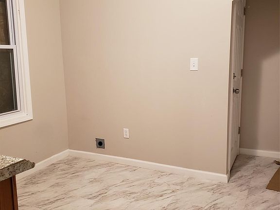 4th image of 2026 Gladstone St