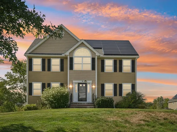 7 Dadak Dr, Dracut, MA 01826