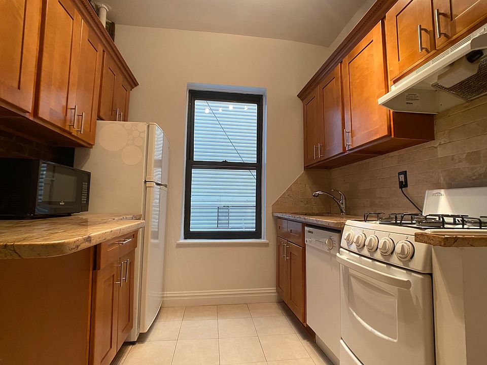 1st image of 338 E 92nd St APT 15