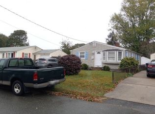 112 Manistee St, Pawtucket, RI 02861