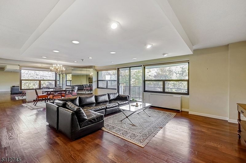 1st image of 2 Claridge Dr #3DE
