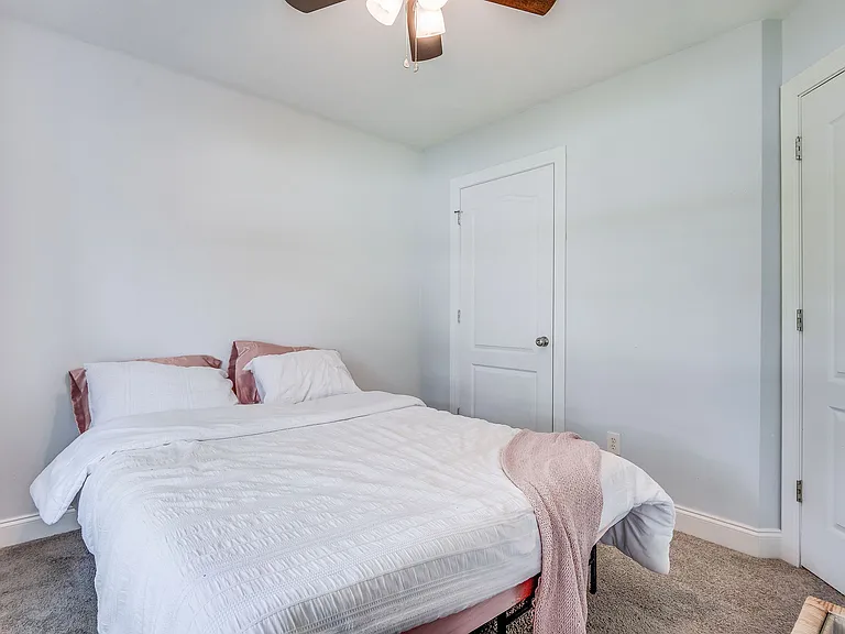 202 Weeping Hollow Ct — Photo 7