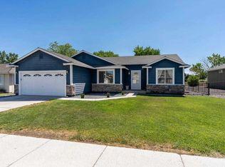 418 Dog Leg Dr, Fernley, NV 89408