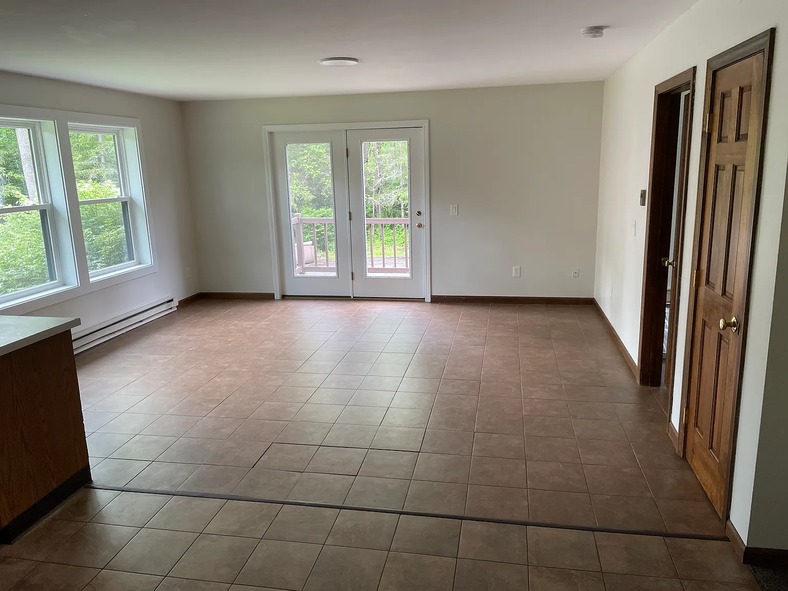 4 bed, 1600 sqft, $3,000 — Photo 3