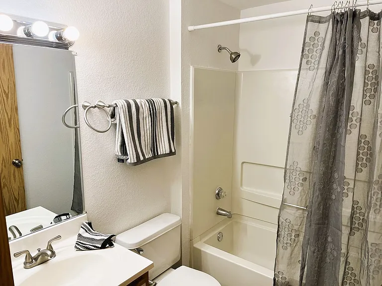 Kruse Villa Apartments — Photo 6