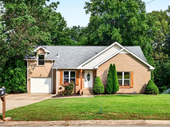 800 Leigh Ann Dr, Clarksville, TN 37042