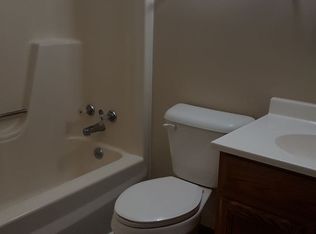 3729 W 9th St APT 9, Waterloo, IA 50702