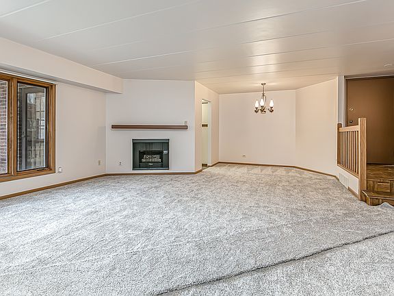 5th image of 6413 Oak Forest Ave #821