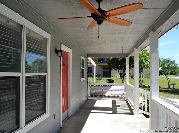 3rd image of 206 Hallie Cir