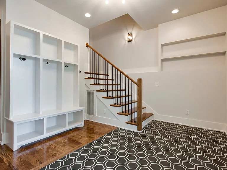 3304 B Trevor St — Photo 4