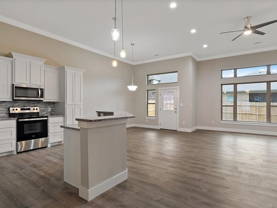 1st image of 604 N Frisco Rd