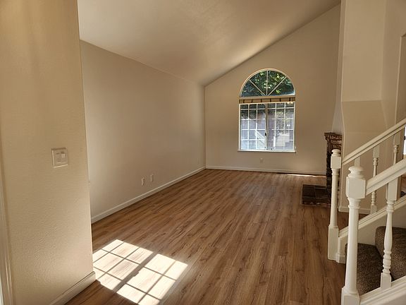 5th image of 2179 Zinfandel Ave