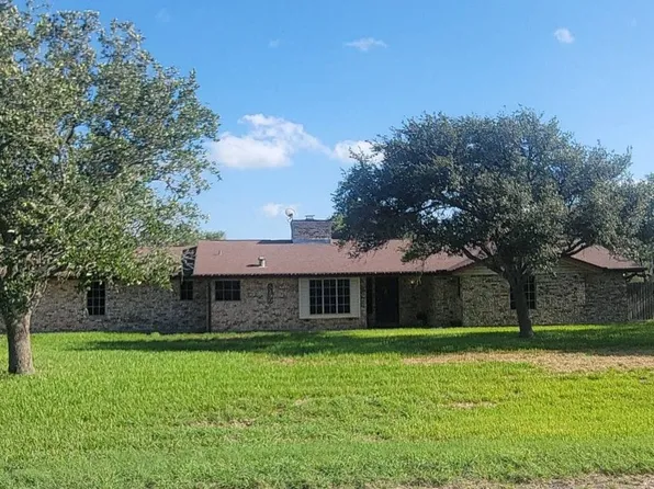 5290 Falcon Ln, Robstown, TX 78380