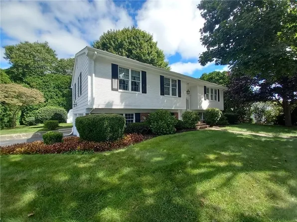 285 Kingstown Rd, Narragansett, RI 02882