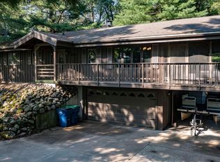 310 Golf Dr, Iola, WI 54945
