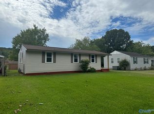 2210 Bide A Wee Dr NE, Huntsville, AL 35801