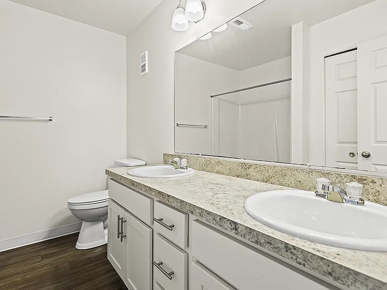 Tanglewood Apartments — Photo 47