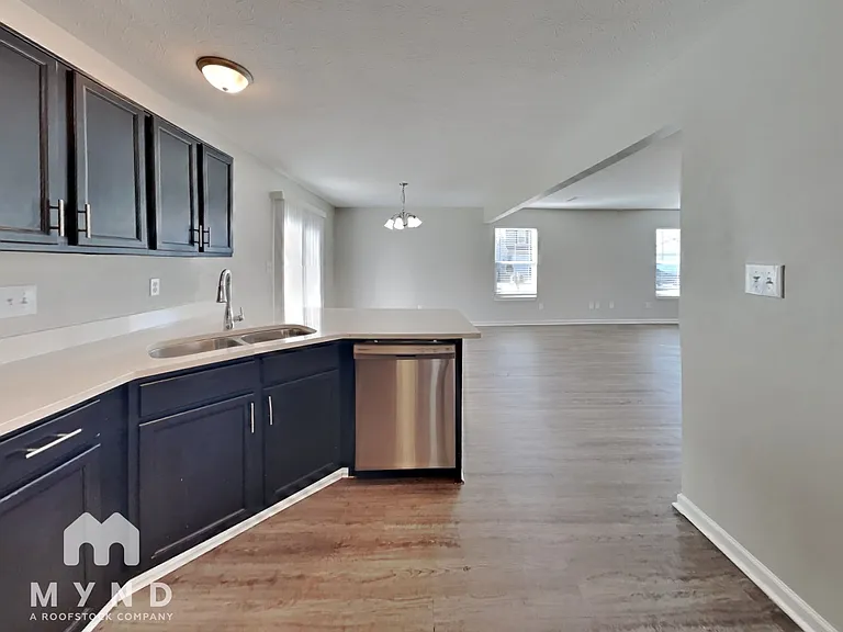 2895 Beethoven Ave — Photo 3