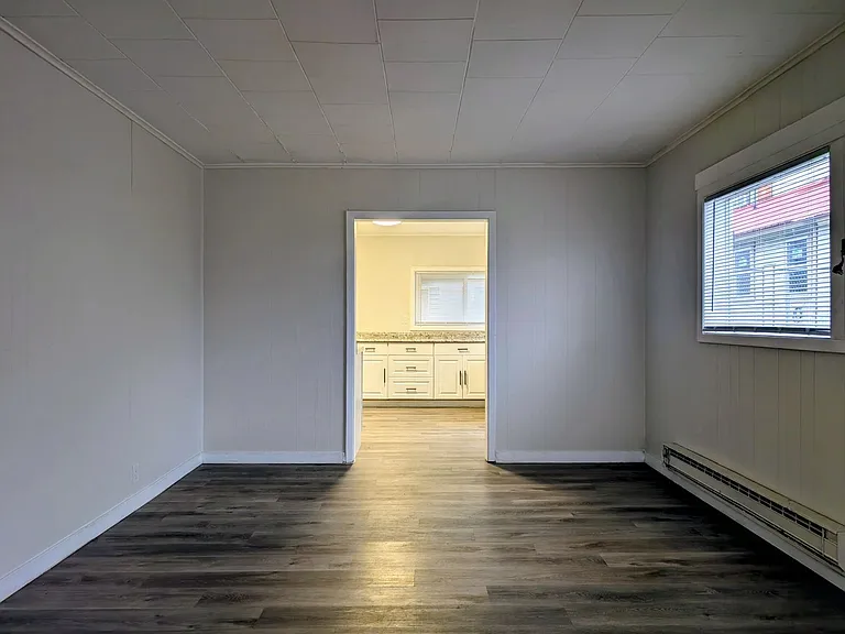 330 Roosevelt Ave — Photo 38