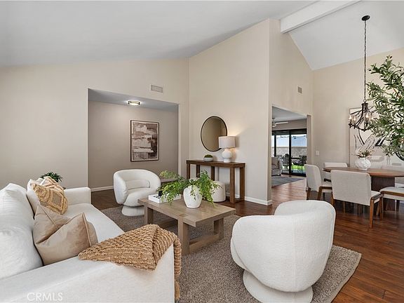3rd image of 872 S Havenwood Cir