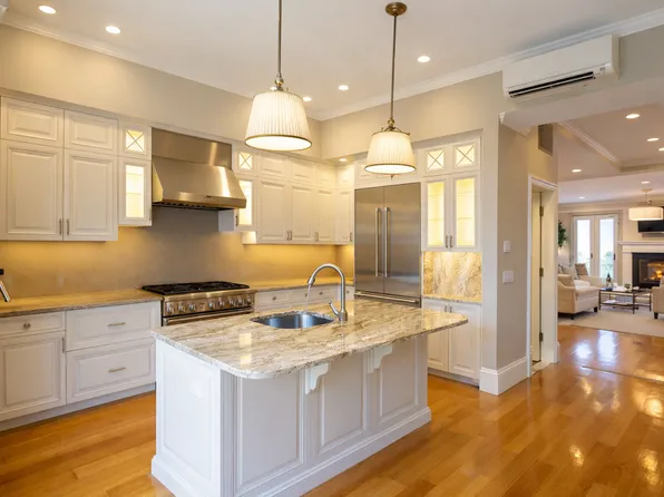 214 Beacon St APT 3, Boston, MA 02116