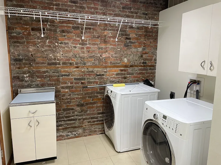 514 Loras Blvd #1 — Photo 6