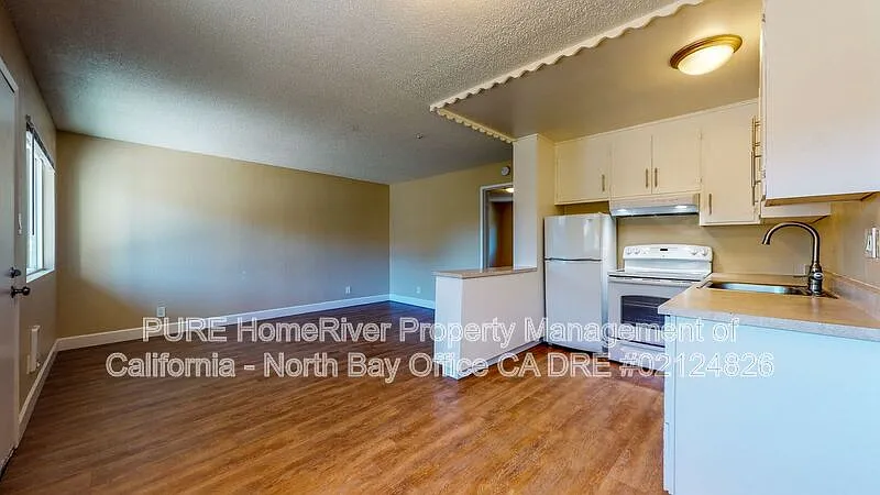 555 Dexter St #I
