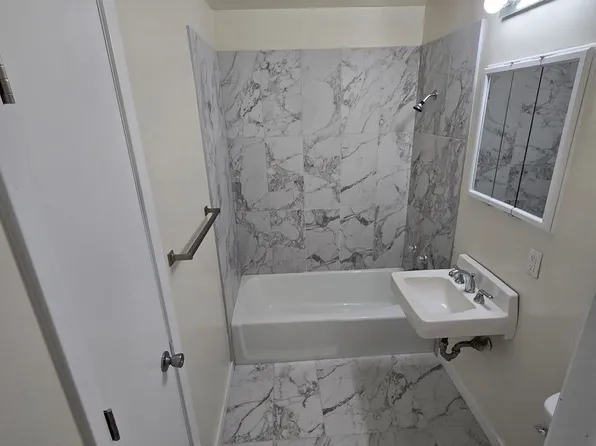3615 N. 44th Street Apartments, 3615 N 44th St #2, Lincoln, NE 68504